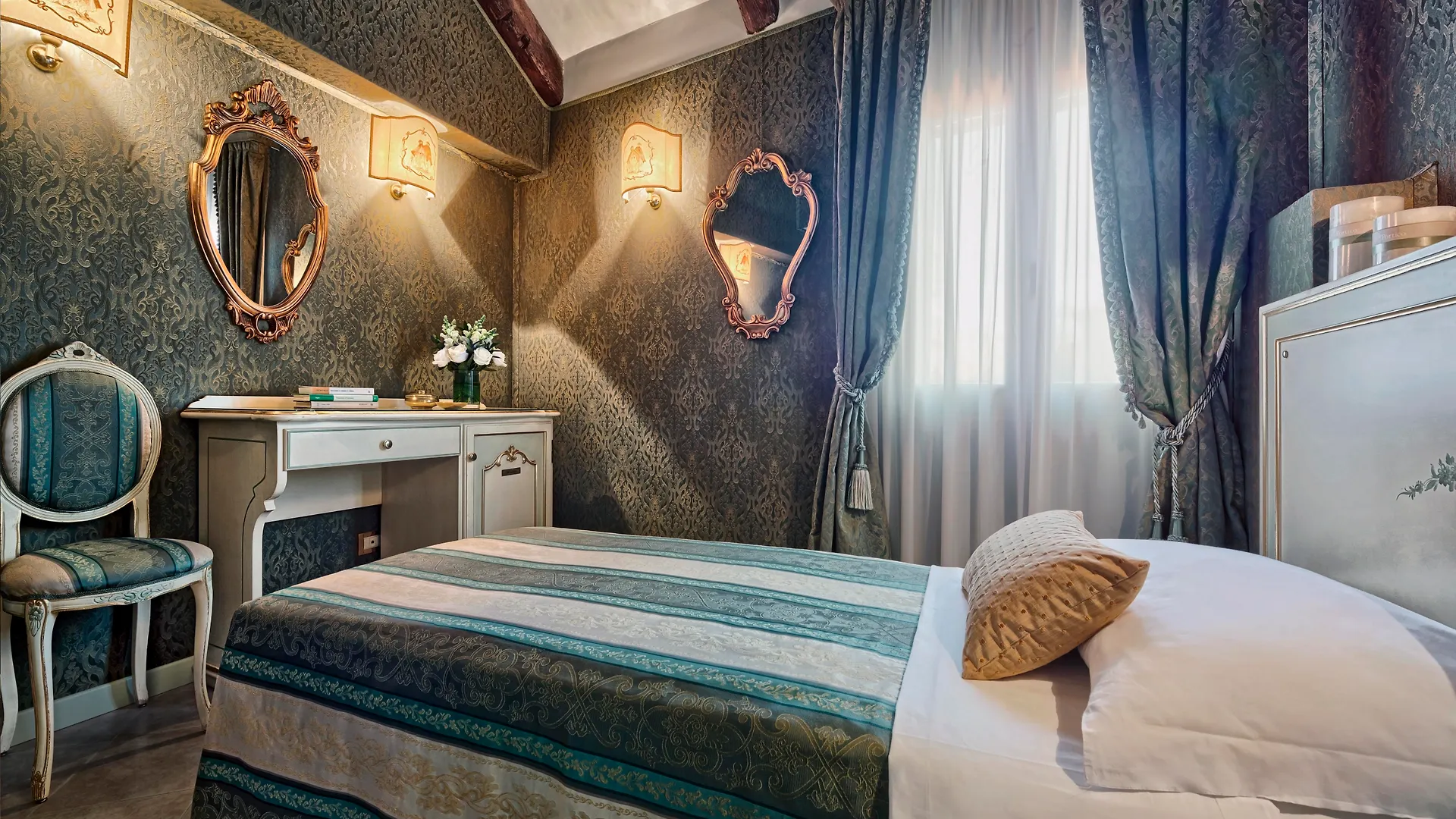 *** Hotel Antica Locanda Al Gambero Venice Italy